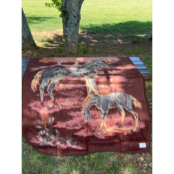 Vtg Horses Throw Blanket Furry North Star Thoroughbreds 60x80 Western Equestrian - Picture 6 of 10